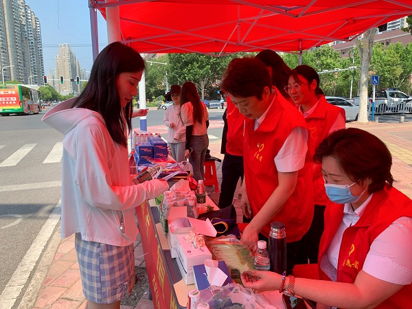 助力學子圓夢，踐行國企擔當  安徽鹽業地產集團組織愛心助考公益活動